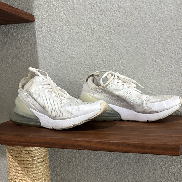 Nike Air Max 270. Size 6 Youth or Size 7 Women’s - Picture 5 of 11